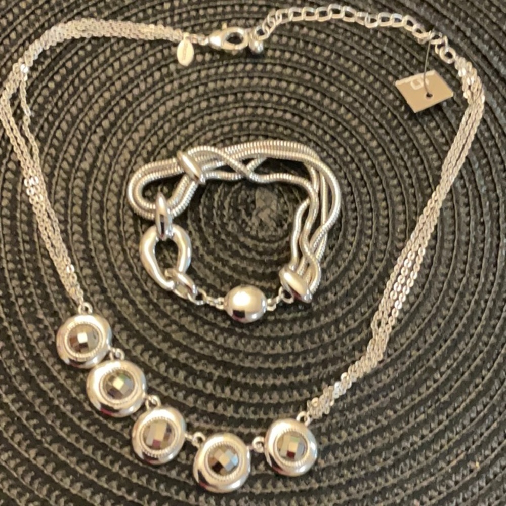 🎉 SALE- New Chico’s Jeweled Silvertone Necklace  plus bracelet 🎉